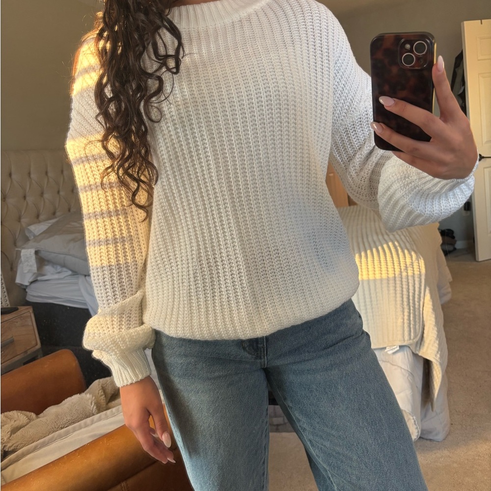 Pretty garden Cozy White Knit Sweater